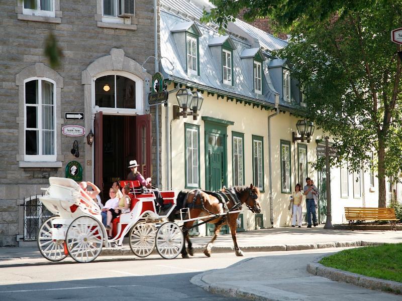 Hotel Ambassadeur Et Suites Québec Kültér fotó